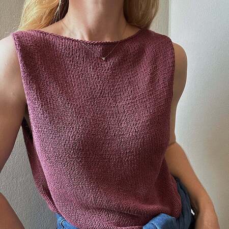 model ifoert camisole no 10 en strikket top fra my favorite things knitwear