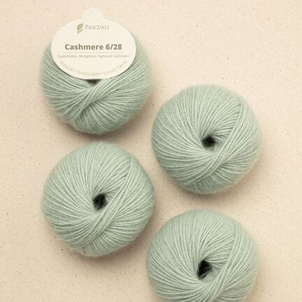 Pascuali Cashmere 6/28 – farven Horizon. Økologisk luksusgarn i 100% cashmere uld, støvet blågrøn nuance