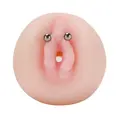 Terry With Love vagina masturbator med realistisk åbning og dekorativ piercing i blødt TPE