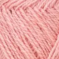 close up af garnet finull fra Rauma i farven pudderrosa 4087