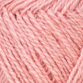 close up af garnet finull fra Rauma i farven pudderrosa 4087