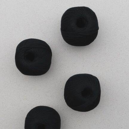 4 garnnoegler af market sole fra pascuali i farven sort