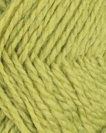 close up af garnet fviel fra rauma garn i farven spiregron