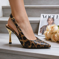 Leopard slingback pumps til dame med spids tå, justerbar rem og guldfarvet høj hæl