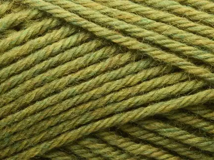 Close up af garn fra filcolana, kvalitet Peruvian Highland Wool farve avocado 809