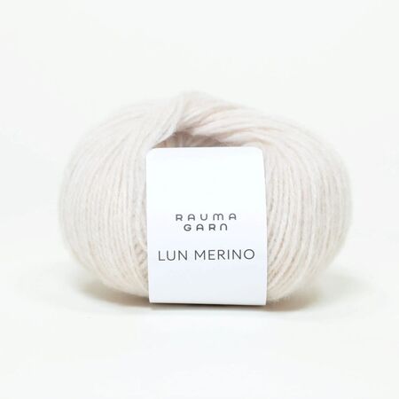 Garnet lun merino fra rauma garn i farven mandelmælk