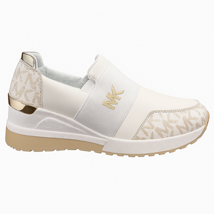 Slip-on damesneaker i hvid med gyldne detaljer og NK-monogrammønster