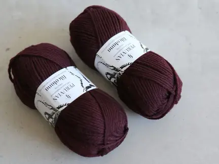 to garnnøgler fra filcolana, kvalitet Peruvian Highland Wool farve dark bordeaux 382
