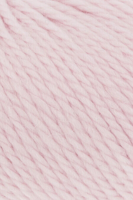 close up af garnnoegle af maerket carpe diem fra lang yarns i farven lys rosa