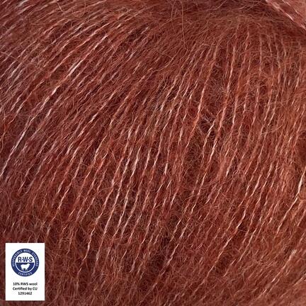 close up af garnet midnatssol fra camarose i farven tegl