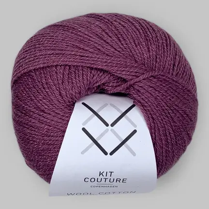 Garnnøgle Wool Cotton fra Kit Couture i farven mørk blomme