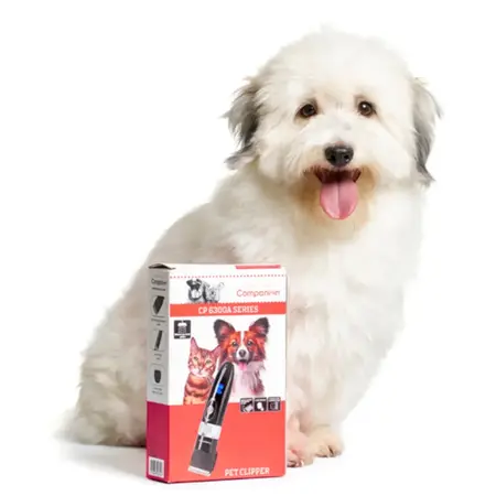 Billede af hund før klipning med Companion Trådløs Klippemaskine, Model: CP6300A