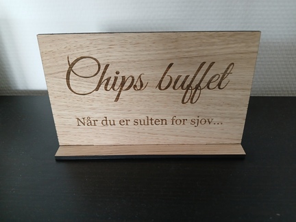 Chipsbuffet skilt - chips bar - skilte i træ til festen