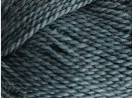 Close up af Garnnøgle Marshdale fra Filcolana i farven Blue mist 377