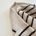skuldrene på tuck sweater fra odd row