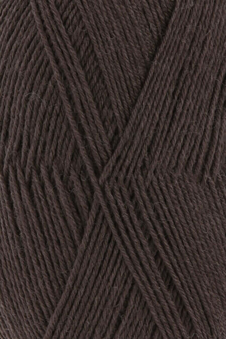 Close up af Garnnøgle fra Lang Yarns strømpegarn super soxx i farven brown