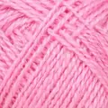 close up af garnet finull fra Rauma i farven rosa 479