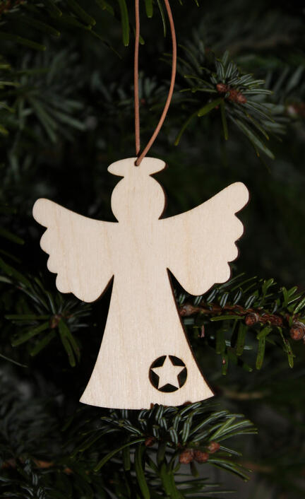Engel i træ - pynt til juletræ