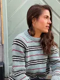 Model i Silkes sweater CaMaRose