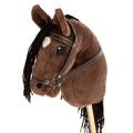 Källquist Equestrian kæphest med hovedtøj. Estelle er en smuk brun kæphest med stjerne i panden og sort man og pandelok.