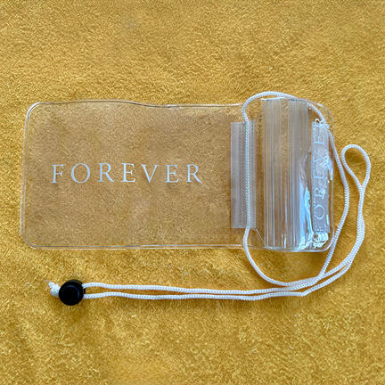 Vandtæt mobiletui med Forever logo