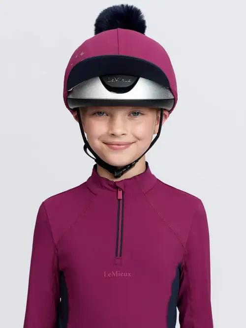 LeMieux Classique Pom overtræk til ridehjelm - Blackberry