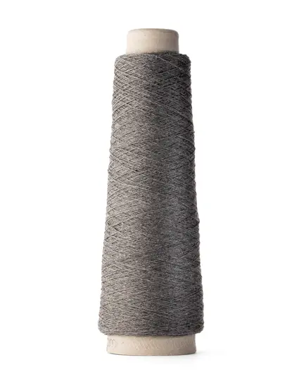 garnet shio fra ito garn i farven string