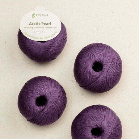4 garnnoegler i kvaliteten arctic pearl fra pascuali i farven grape 10