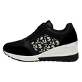 Sort sneaker med kilehæl og sort-hvidt monogram