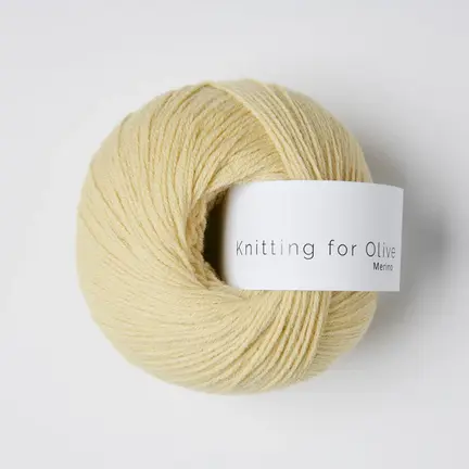 garnnoegle merino fra knitting for olive i farven stoevet banan