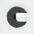 Garnnøgle pure silk fra Knitting for Olive i farven flaskegrøn
