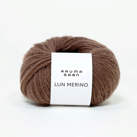 Garnet lun merino fra rauma garn i farven kanelbrun