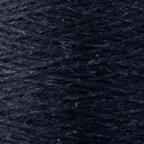 Close up af garnet Shimo fra ITO garn i farven dark navy