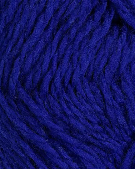 close up af garnet vams fra rauma i farven moerk blaa