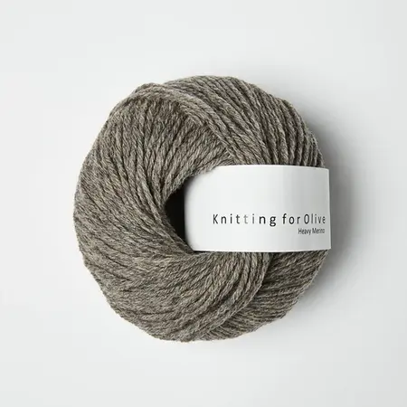 garnnoegle heavy merino fra knitting for olive i farven stoevet elg