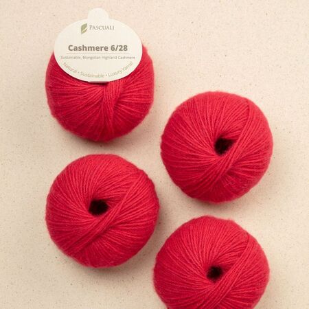 Pascuali Cashmere 6/28 – farven Scarlet. Økologisk luksusgarn i 100% cashmere uld