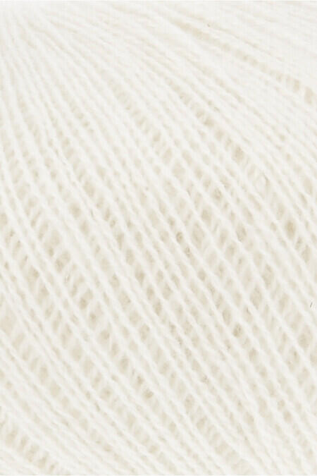 Close up af råhvid cashmere ekstra lace fra Lang Yarns