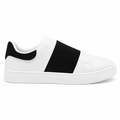 Hvid slip-on sneakers med bred sort elastik og hvid sål