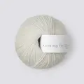 garnnoegle i merino fra knitting for olive i farven kalksten