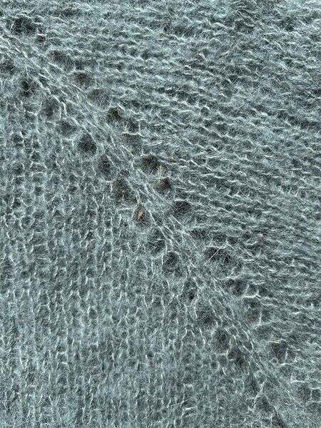 Strikket model Bluebell Close up strikket i soft fine fra isager