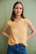 model med Kirsten Shirt af Helga Isager garn Tvinni silk mohair Isagergarn