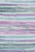 Close up af garnnøgle fra Lang Yarns i kvaliteten fiesta farve 05 sunset drift lilla, grøn, rose og grå