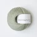 garnnoegle merino fra knitting for olive i farven stoevet artiskok