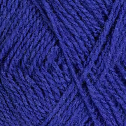 Nøgle Rauma Finull garn i farven 443 Mørk Jeansblå – 2-tråds norsk uld i dyb denimblå tone.