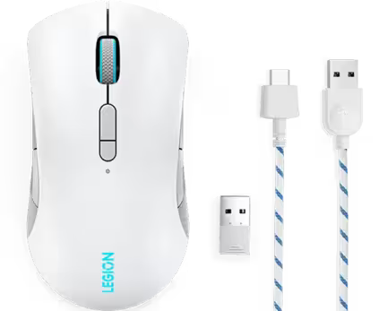 En hvid gamingmus med RGB-belysning, en USB-dongle og et aftageligt stribet USB-kabel. Musen har to knapper på siden og et rullehjul. Mærkenavnet Legion er synligt på musen.