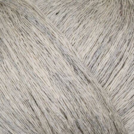 Close up af garnnøgle Hør Silke fra gepard garn i farven driftwood grey