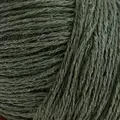Close up af garnnøgle pure silk fra Knitting for Olive i farven flaskegrøn