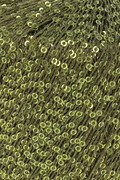 close up af garnoegle af maerket paillettes fra lang yarns i farven oliven