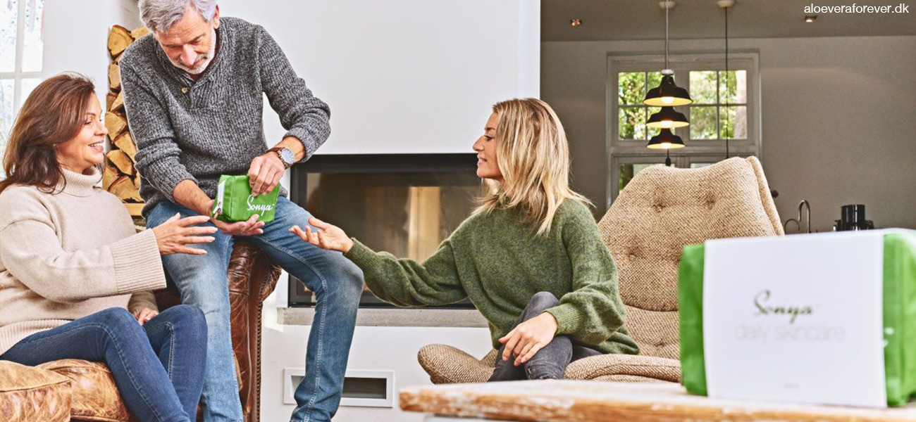 Julegaveide Sonya daily skin care system med toilettaske