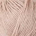 close up af garnnoegle heavy merino fra knitting for olive i farven rosa ler